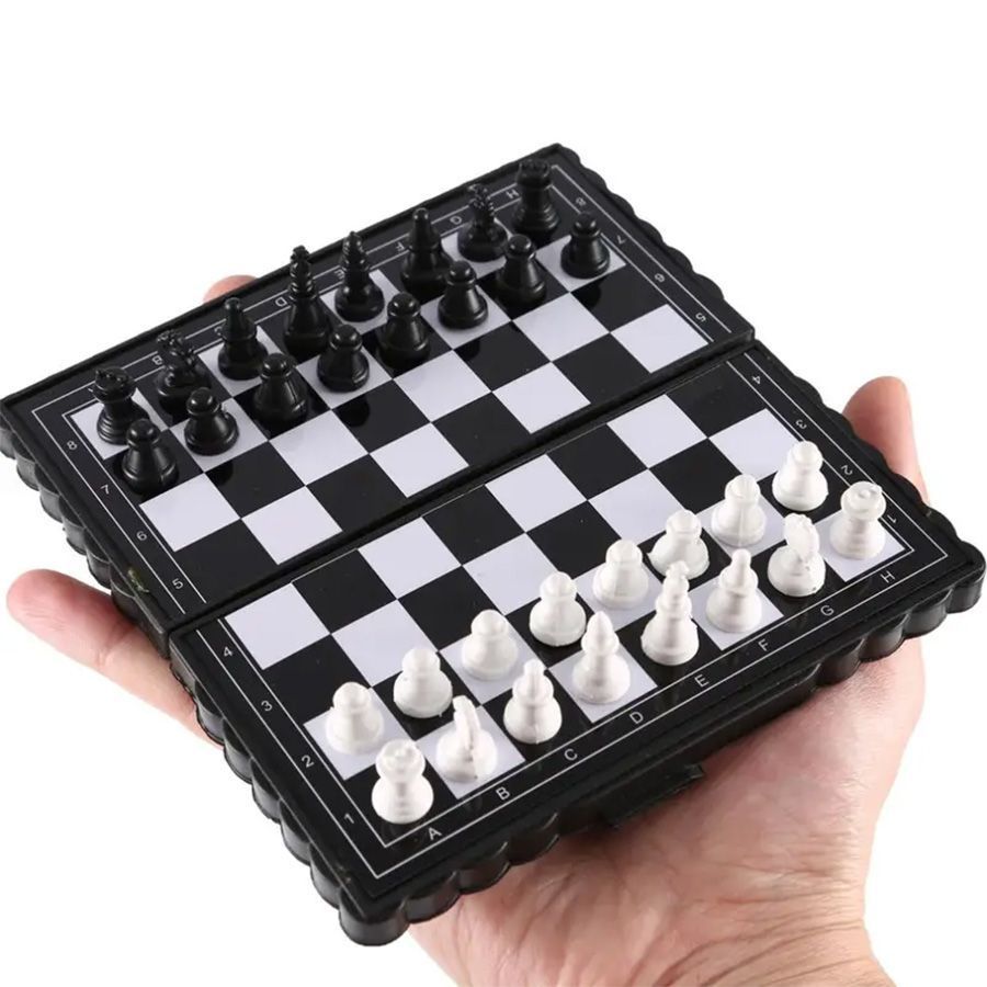 Mini Chess Foldable Plastic Portable Chess With Magnetic